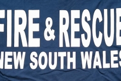 Fire-and-Rescue-New-South-Wales-Australien_Rueckendruck-T-Shirt