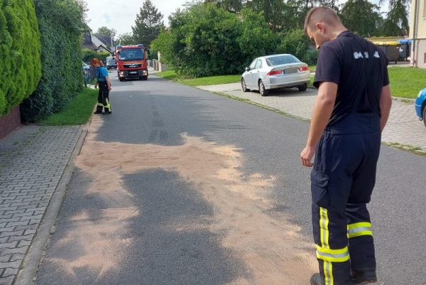 Transporter verliert Öl