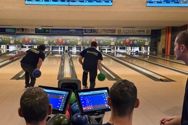 Gemeinsamer Bowling-Spaß